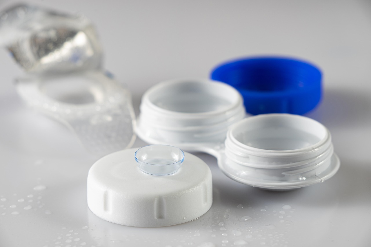 contact-lenses